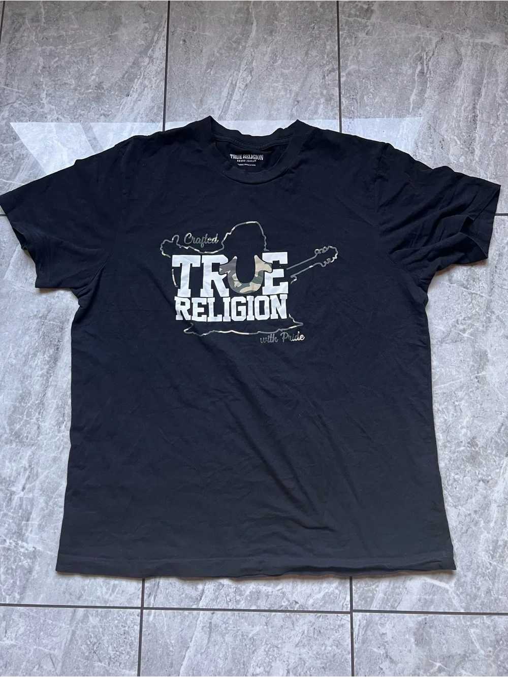 True Religion Mens XL Black Graphic T-Shirt Camo Horseshoe Guitar Logo Cotton